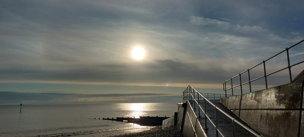 DR SIMON LEE tweet media