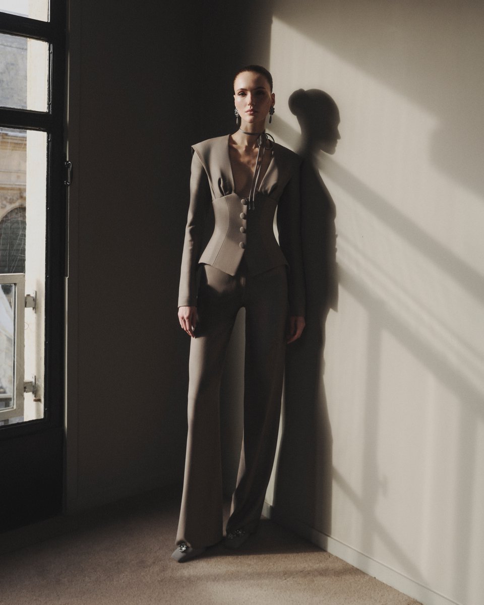 GeorgesHobeika's tweet image. Georges Hobeika Ready-to-Wear Fall Winter 2026/27 collection georgeshobeika.com

#GeorgesHobeika #ReadytoWear #FallWinter #ParisFashionWeek