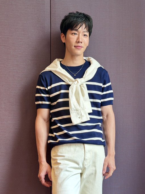 ส่งกำใจนะครับคนดี  แวป วับๆ มาๆหายๆ แต่แอบเชียร์ยุนะครับ 

#HEADxWARwanarat 
TEAM HEAD TH x WAR