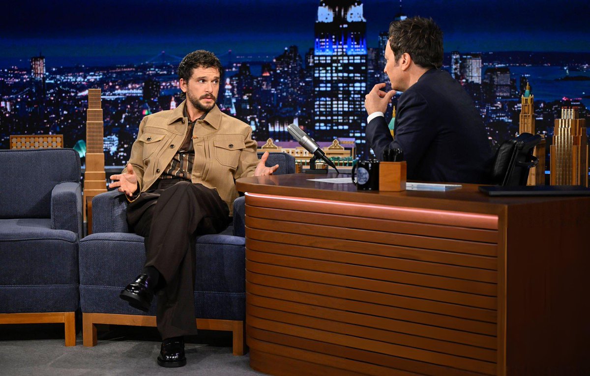 KitH_RoseL's tweet photo. Kit Harington at The Tonight Show Starring Jimmy Fallon ✨

Interview → https://t.co/nEptdOMIyk https://t.co/hbDXYvQb27