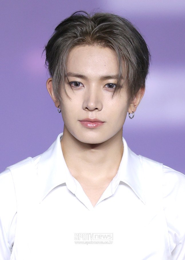 UpdateKBoys's tweet photo. 🚨🚨 GENTE??? A Belift Lab anunciou que o Heeseung está deixando o ENHYPEN.

Após discussões aprofundadas com os membros sobre o futuro do grupo, a agência alega respeitar a decisão do Heesung. 

O ENHYPEN continuará com 6 membros e o idol em breve promoverá como artista solo da empresa.

🔗https://t.co/PbVNjyehON

#ENHYPEN #HEESUNG