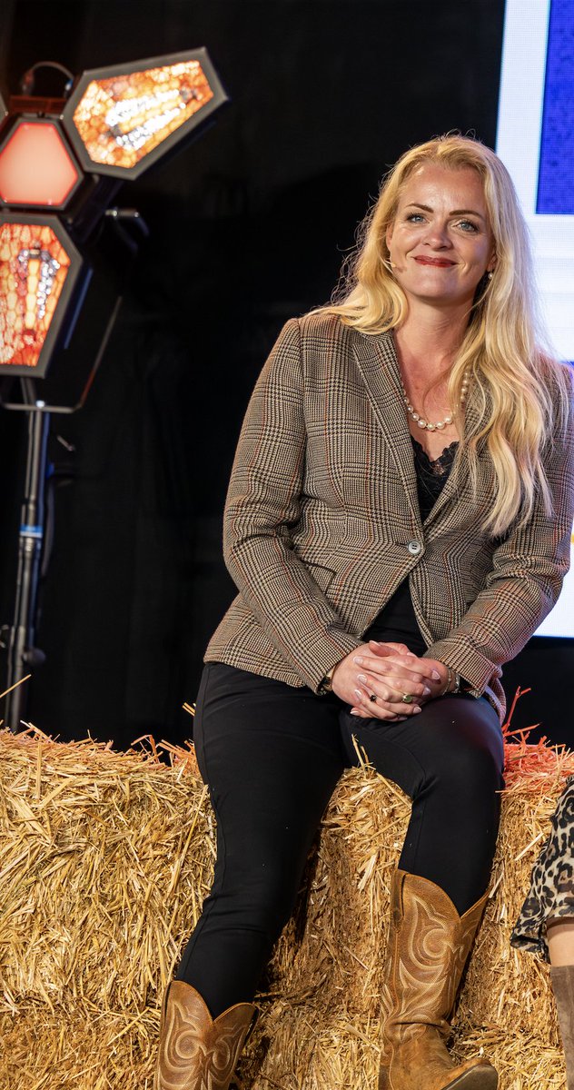 Marianne Zwagerman 💟☮️ tweet media