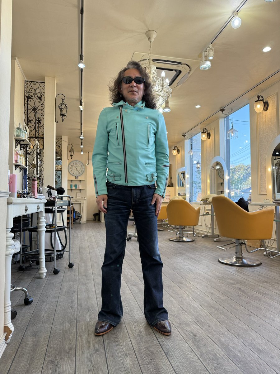 100Hitoshi's tweet photo. ティファニーブルー🩵　
改め　
小峠ブルー🩵入荷しました🤣 https://t.co/Z5eBNEaBLV