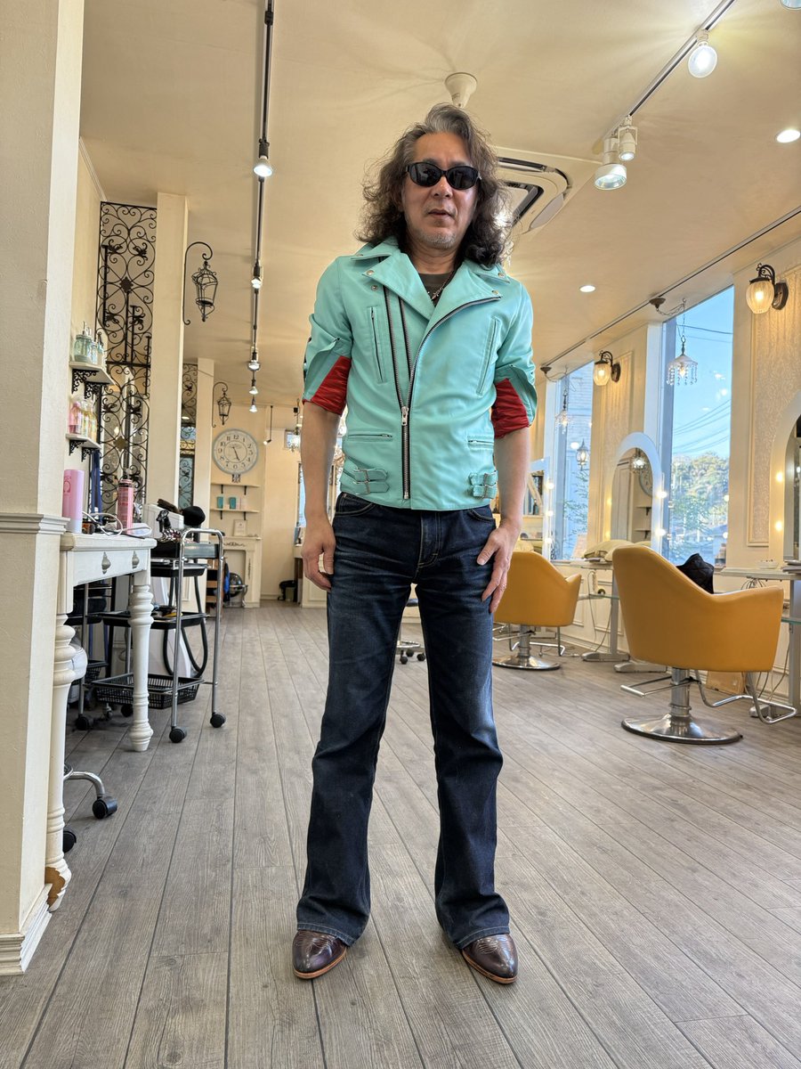 100Hitoshi's tweet photo. ティファニーブルー🩵　
改め　
小峠ブルー🩵入荷しました🤣 https://t.co/Z5eBNEaBLV
