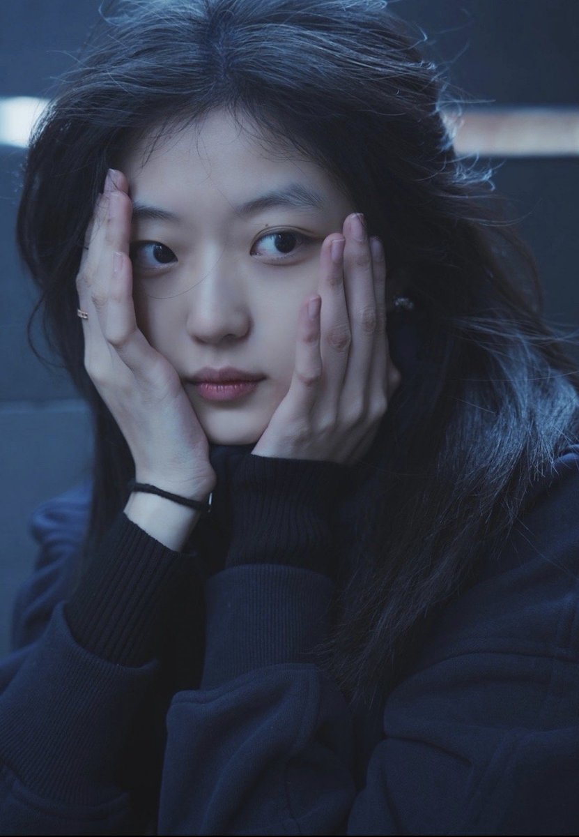 🍉 iQIYI urban drama #SummerKnowsTheRiver

Based on the novel of same name by Su Xing An

Cast: #HuangJingyu #SunQian

Director: Chen Chang (LA)

Filming: End of April 

A proactive veterinary FL x a cold and distant forest police officer, chasing, wildlife, protected species.