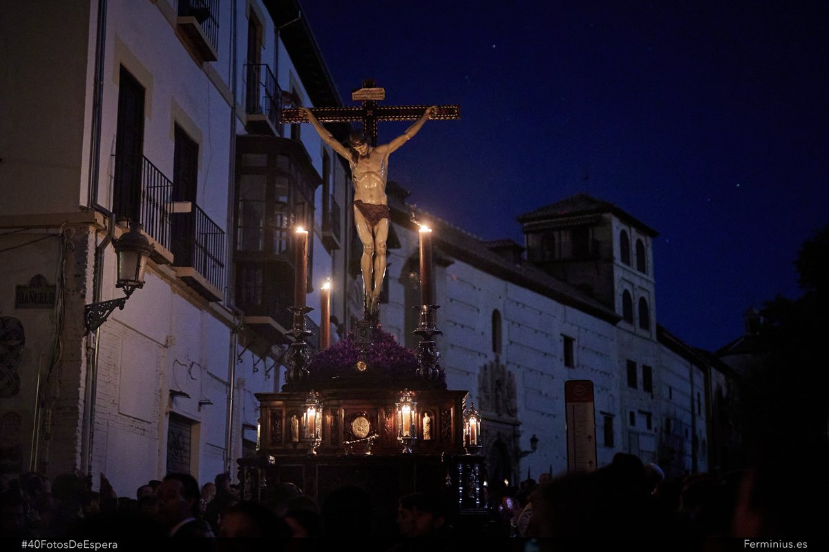 21/40 - Silencio en la noche.

#40FotosDeEspera para la Semana Santa de Granada 2026