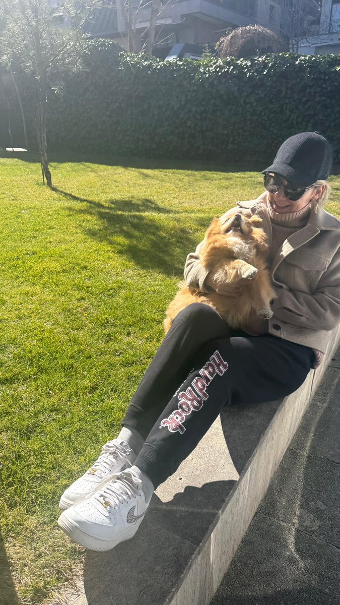 sopranoakcan's tweet image. Ankara’nın soğuk ama güneşli havası ayrı bir keyif ☀️❄️😊
——-
Ankara’s cold yet sunny weather has its own charm 
#Ankara #SunnyDay #WinterSun