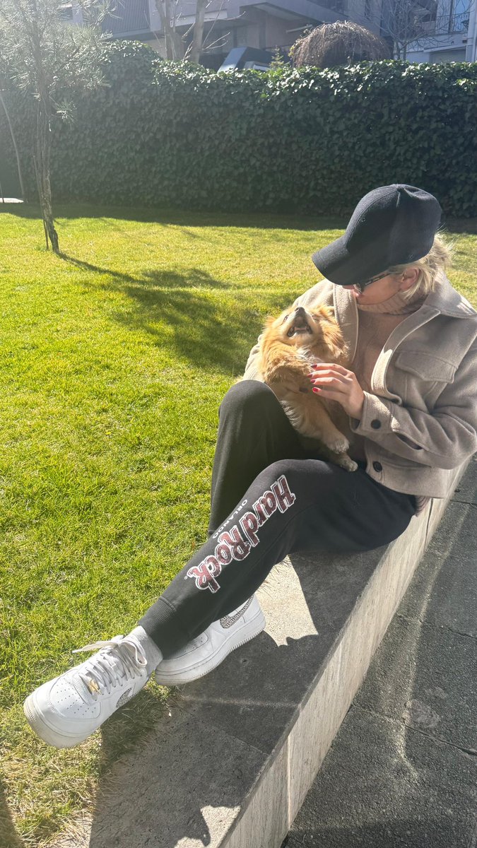 sopranoakcan's tweet image. Ankara’nın soğuk ama güneşli havası ayrı bir keyif ☀️❄️😊
——-
Ankara’s cold yet sunny weather has its own charm 
#Ankara #SunnyDay #WinterSun