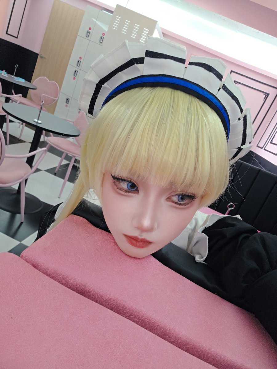 sob1224's tweet photo. ☺️😐🩵

#Blue_Archive https://t.co/56ZcoBrgHJ