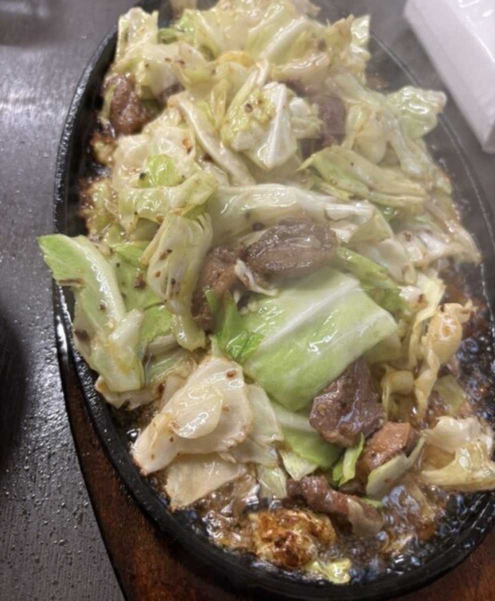 showmanship_f's tweet photo. 川端通商店街にある
『川端名物まんぷく亭』さま。

博多のソウルフード✨
オススメはもちろん【鉄板焼肉】
キャベツたっぷり秘伝のタレと辛味噌でご飯が何杯でもいけちゃう😋

ノートルダム物語のポスターを貼っていただきました👏 https://t.co/EQc9im9xFv