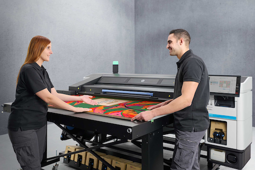 signaf's tweet image. Discover the next big thing in HP Latex printing, the HP Latex R530, at Graficomp's stand at the Sign Africa Expo in Cape Town. The event is taking place Wednesday and Thursday, 11-12 March at the CTICC, 9am-5pm. 
#printing #signage
tinyurl.com/46e6yurn