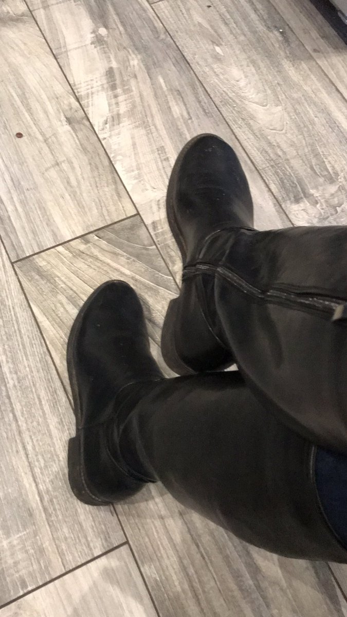 LadyMilly91's tweet photo. Dirty boots need a good 👅
See you in Bologna 17/18 March 🩸
Your strong lady in town
#bologna #boots #slavery #prodome
@Brun0Parent @BDSM_Promo https://t.co/gNHstU2VA4