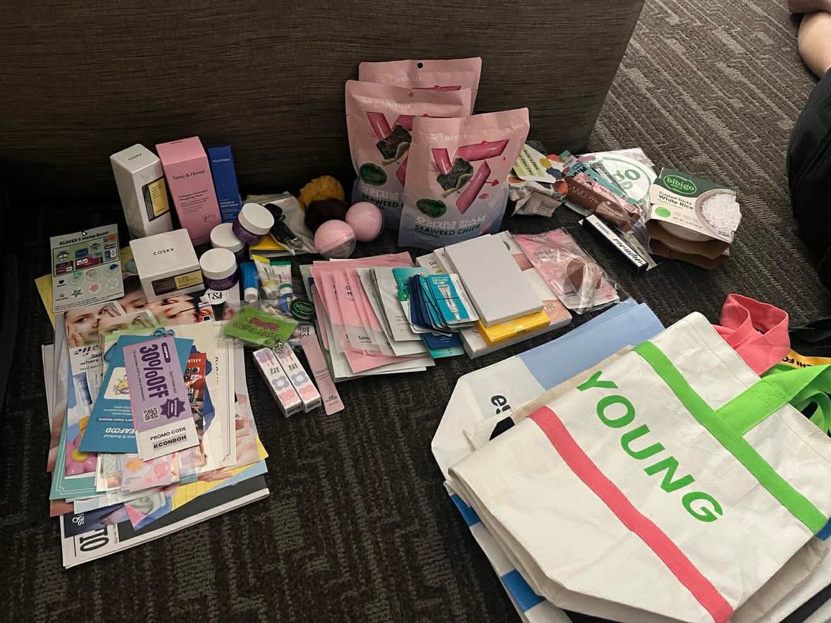 I still have a lot of Korean skincare from KCON LA last Aug. Should I include them as extra freebies for New_ Bulacan? I checked and they’re not expired pa naman >.<

#SEVENTEEN_NEW_IN_BULACAN #NEW_BULACAN