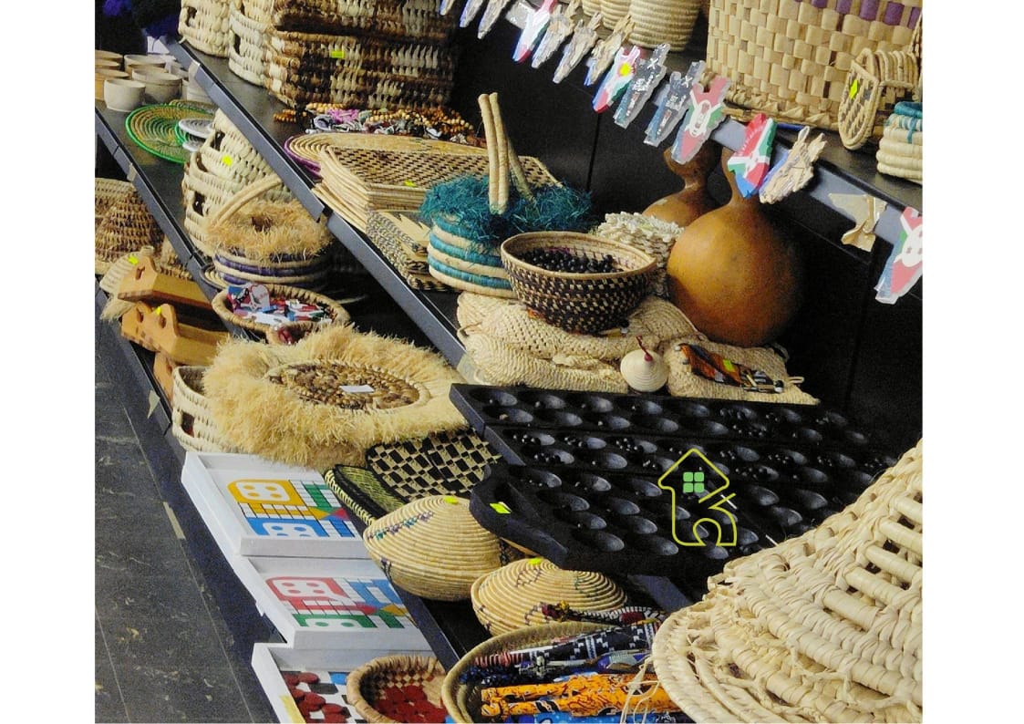 De l'artisanat #MadeInBurundi dans les rayons du premier point de vente <a href="/Kigega_/">KIGEGA</a> sis au "Palais des Arts", dans la ville de #Bujumbura: découvrez "urubugu", la version #burundi-aise de l'awalé, le plus célèbre jeu africain de stratégie combinatoire abstrait