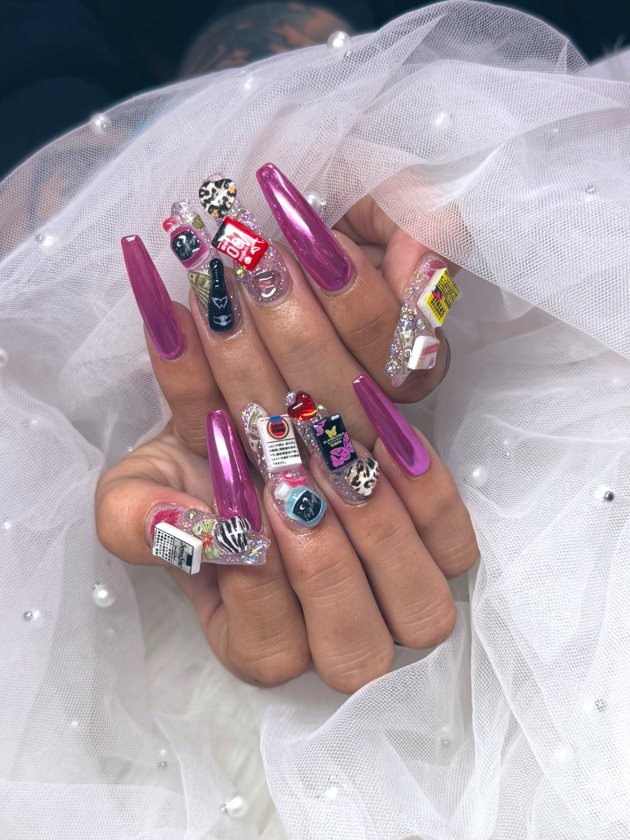 sagihime70's tweet photo. NEW NAIL💅✨

えちえち
歌舞���町ネイル💋♥️ https://t.co/FsfcP1HhYo