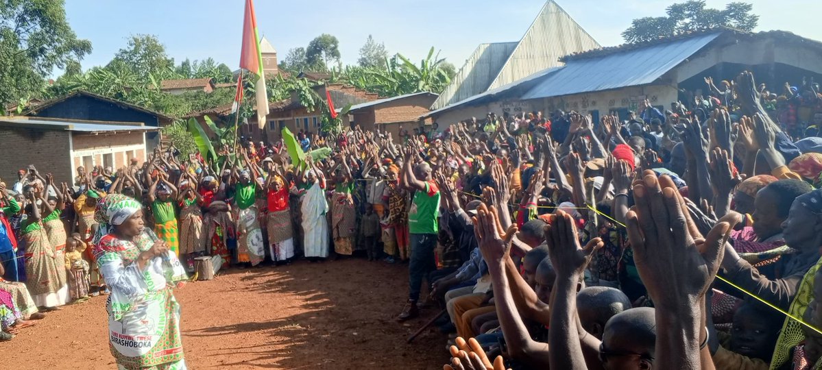 CnddFddButanyer's tweet image. #Kayanza 10.03.2026. Isaha 6h30. Umunyamabanga w'umugambwe #CnddFdd muri komine #kayanza arikumwe n'icegera c'iwe bishikiye kumitumba itanu yo muri zone #Muruta  kuraba uko inama nshingiro zipanze.Aho abasaba gushinga Ingo cumi buri nama nshingiro.