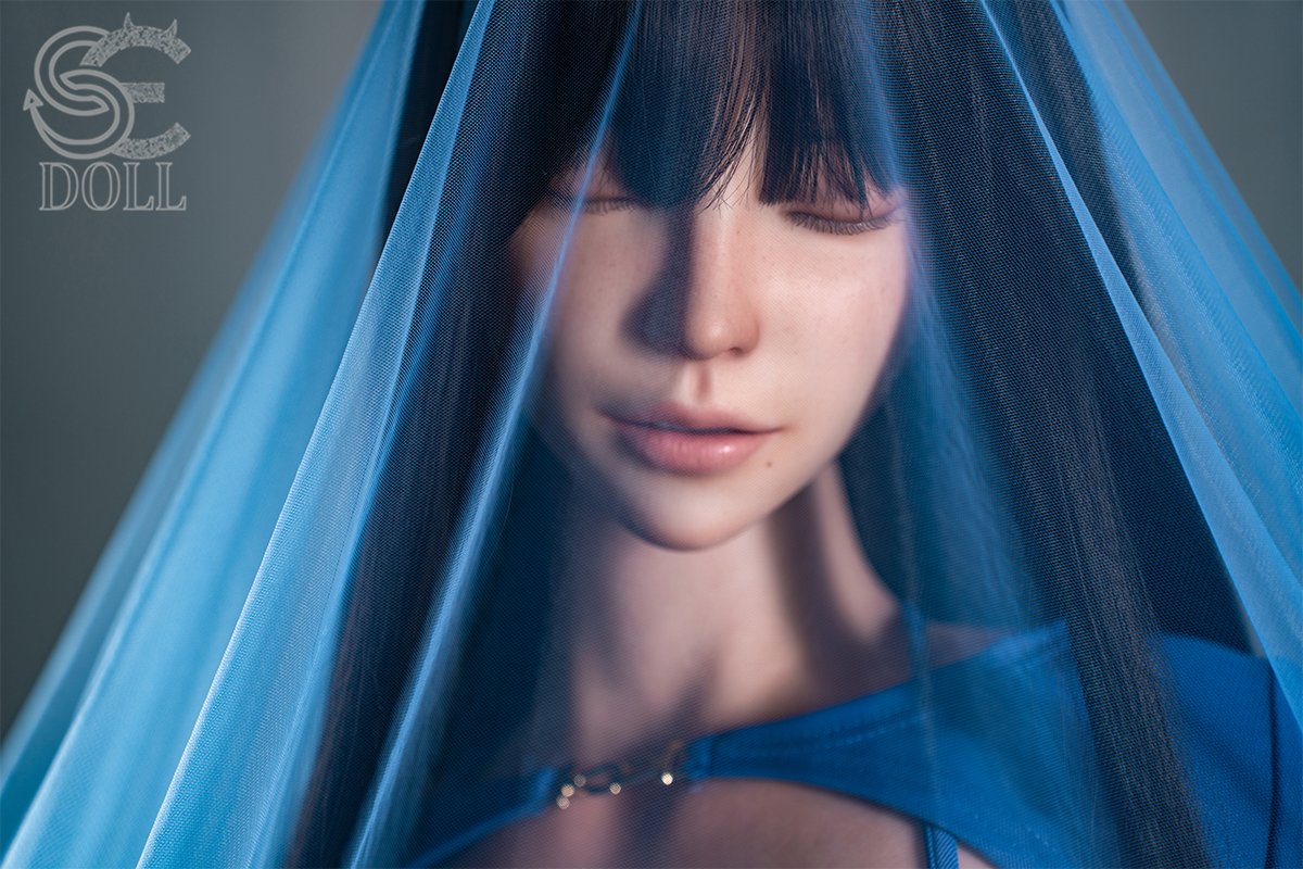 AliceSE155833's tweet image. She’s asleep… but the curves are wide awake.

Introducing:
Jenny.O (Closed Eyes)
paired with the new ST4 BBW torso body.

A softer presence meets fuller curves.

More in the blog 👇
sedoll.com/sedoll-sex-dol…

#sedoll #newarrival #torso