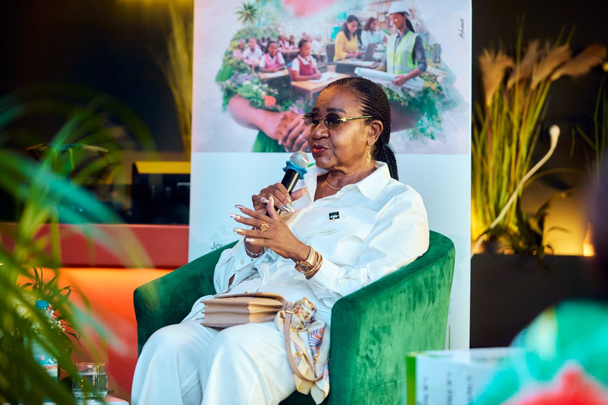 bange_bank_cmr's tweet photo. À l’occasion de la célébration de la Journée Internationale des Droits de la Femme, le 08 mars 2026, Bange Bank Cameroun a eu l’honneur d’accueillir Mme Henriette NOUTCHOGOUIN, Co-CEO du Groupe NJS.

#BangeBankCameroun #JournéeDeLaFemme #LeadershipFéminin #Inspiration #08Mars https://t.co/IVqKn7DWed