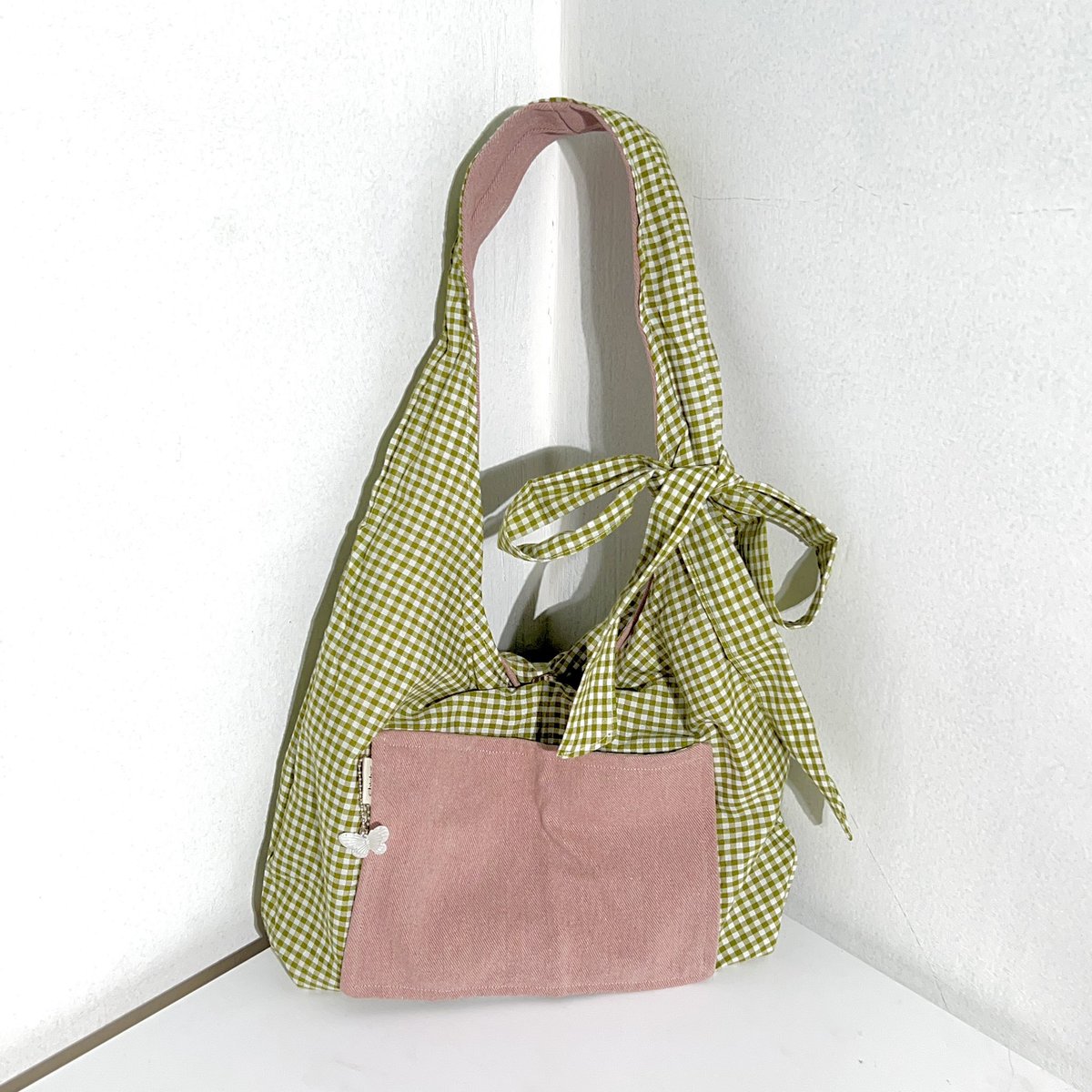 NO WAYYY… this local handmade bag can be styled into 2 looks?!😭💗