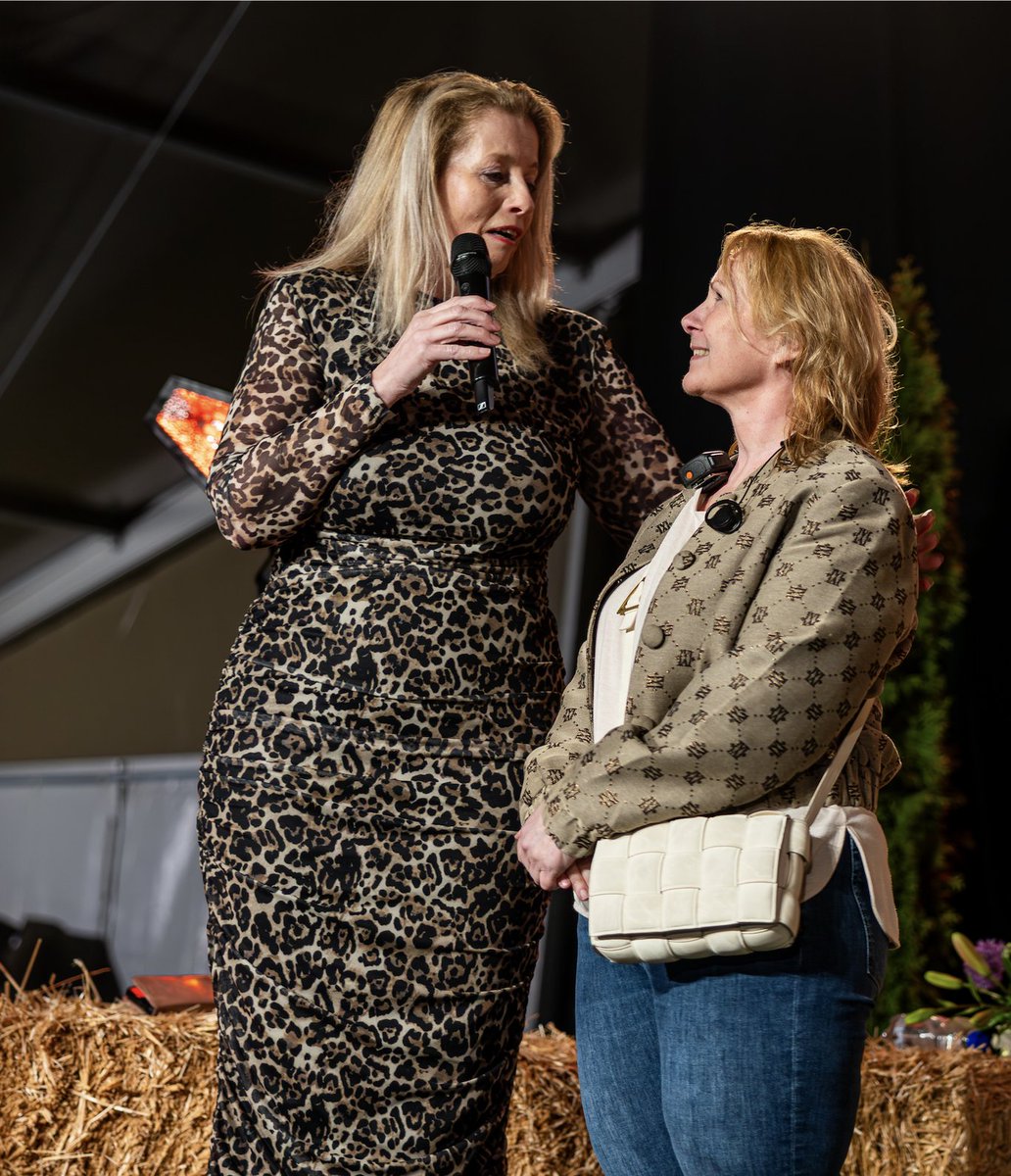 Marianne Zwagerman 💟☮️ tweet media