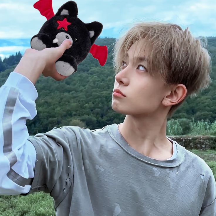 kur0iixo's tweet photo. белифт, я вам не спущу это с рук.

@BELIFTLAB RETRACT YOUR STATEMENT. LET HEESEUNG DO SOLO ACTIVITIES WHILE BEING AN ENHYPEN MEMBER

#BELIFTLABTREATENHYPENBETTER
#HEESEUNG 
#ENHYPENIS7
#COMEBACKHEESEUNG

ENHYPEN HOME !!!
#ENHYPEN_IS_7
#ENHYPEN_HOME
#Alwayswithyou https://t.co/R3EceU0wDW