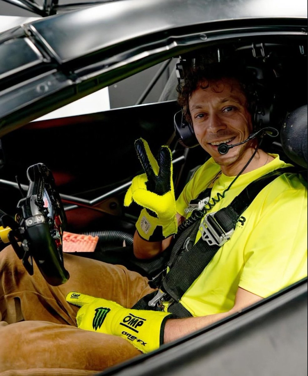 Daily Rossi tweet media