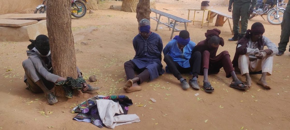 AES INFO tweet media