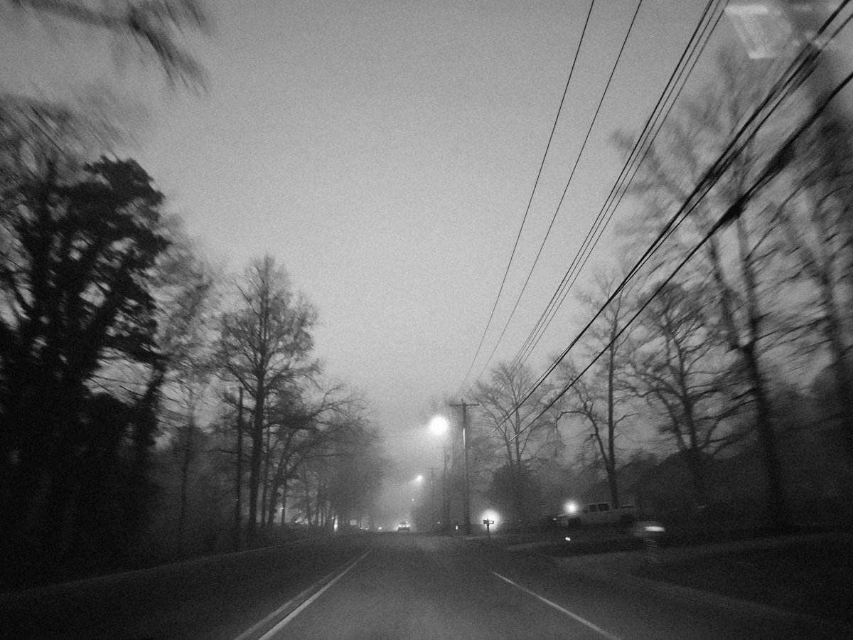 AcyRunway13's tweet image. I really wanted to take some pics this foggy morning at the park but the front gate was locked 🤷🏽
At least the drive to work was spooky 🫣😅
Have a great Tuesday all ☕️
#fog #Tuesday #March #NJ 
#bnwphotography #foggy