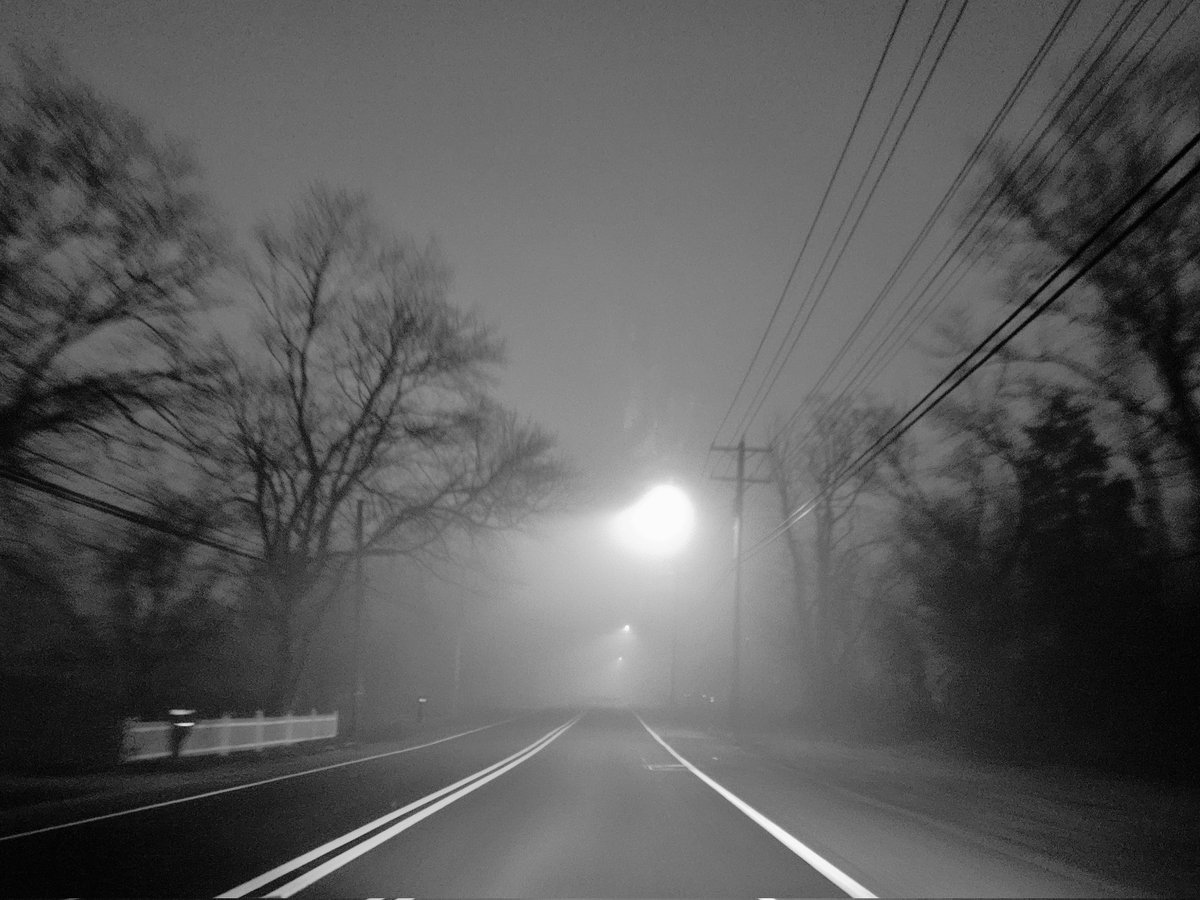 AcyRunway13's tweet image. I really wanted to take some pics this foggy morning at the park but the front gate was locked 🤷🏽
At least the drive to work was spooky 🫣😅
Have a great Tuesday all ☕️
#fog #Tuesday #March #NJ 
#bnwphotography #foggy
