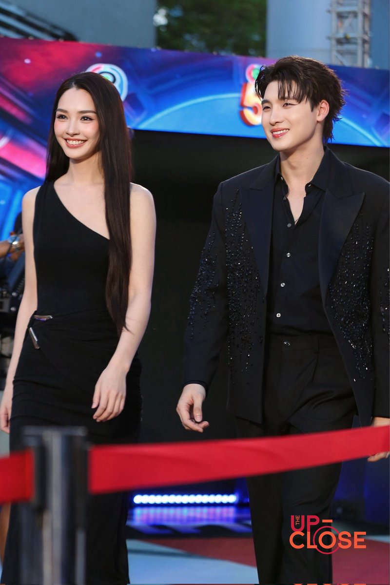 Theupclose's tweet image. มินท์ - มีน จาก ละครโทษฐานที่รักเธอ เตรียมลงจอปีนี้ ทางช่อง 3

MINT CH3 X SIAM PARAGON 
MEAN CH3 X SIAM PARAGON

#Mintranch #MeanPhiravich 
#งาน56ปีช่อง3xSiamParagon 
#แถลงข่าว56ปีช่อง3