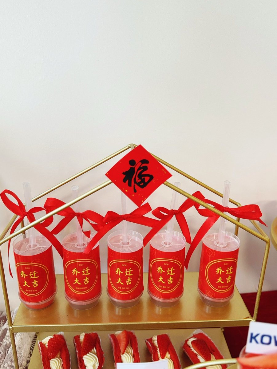 PapaverRhoeas79's tweet image. Bake u0026 savor—turn simple flour into warm, frosted joy!  Mix, knead, decorate—your kitchen’s new happy place awaits. #BakingMagic #HomeBakeVibes