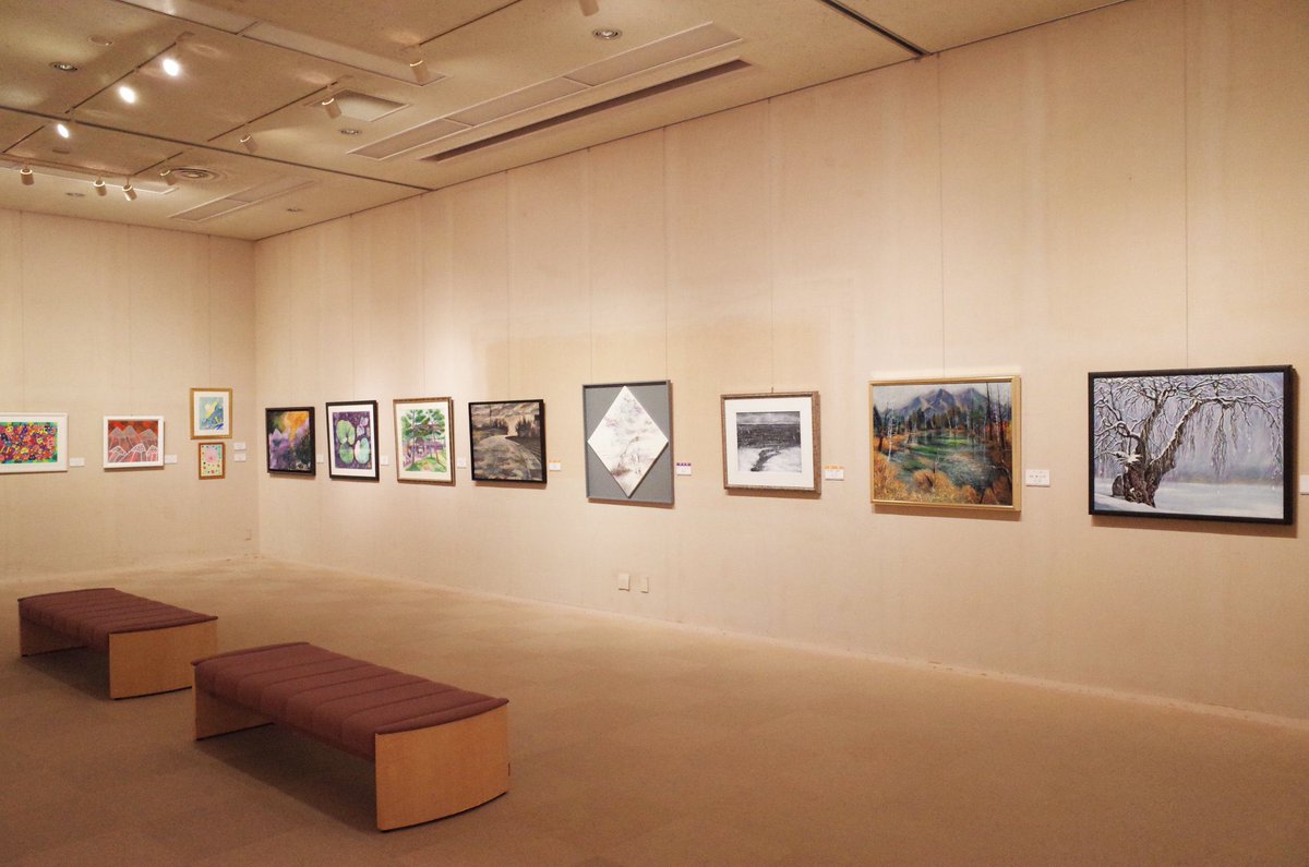 akademeiahall's tweet photo. ＼第25回信州梓川賞展いよいよ最終週！／

信州梓川賞展を開催中です✨
多彩な表現による力作が会場に並んでいます👀

会期も残りわずかとなりました。
入館無料となっておりますので、ぜひこの機会にお立ち寄りください❕

〔会期〕
一般の部：～3月15日(日)まで
3月9日は休館日です。 https://t.co/oFkr1UPqzP