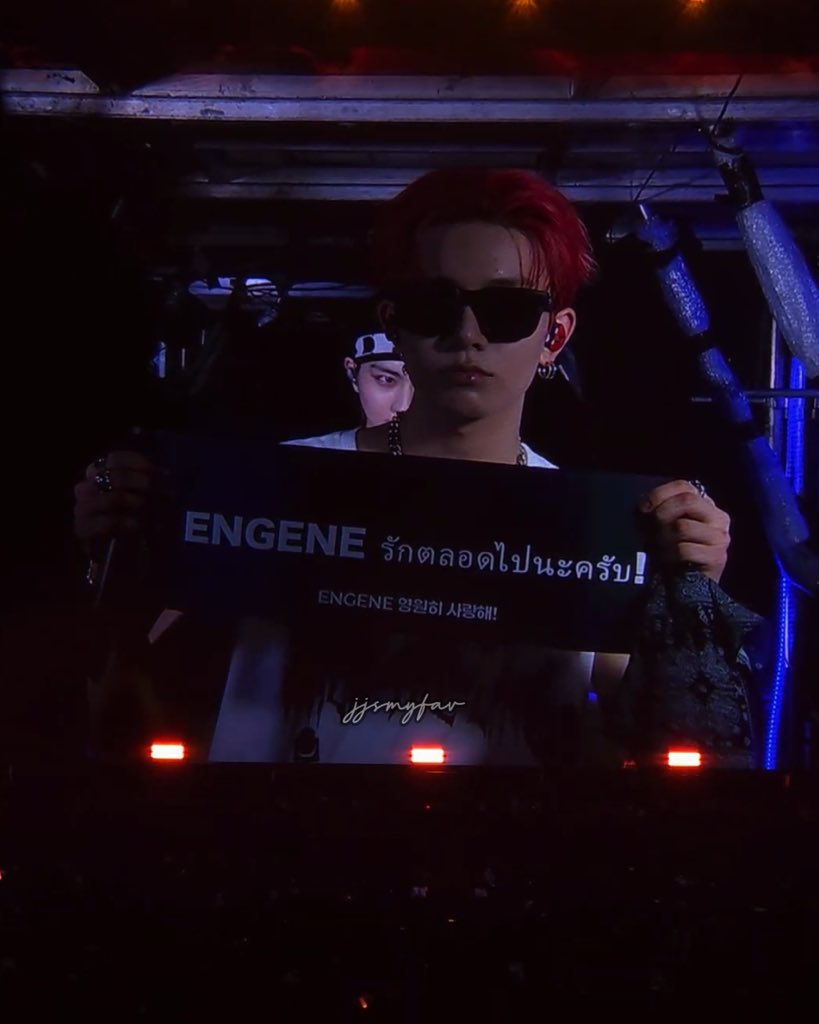 jjsmyfav's tweet image. อือ แล้วที่ถ่ายไว้ตอนคอนราชมัง น้ำตา1009ล้านลิตร
ท่วมกรุงเทพซะ น้ำตากู😭😭😭😭😭😭😭😭😭😭😭😭