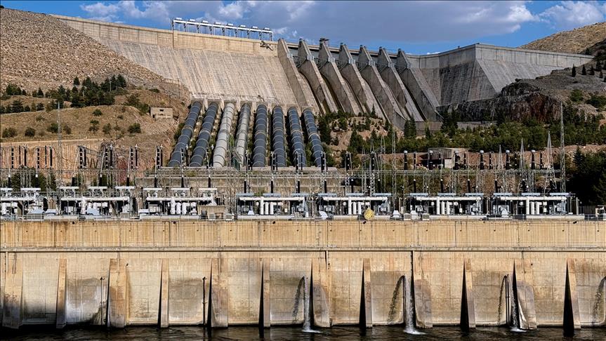 ⚡Türkiye'de dün günlük bazda 993 bin 302 megavatsaat elektrik üretildi, tüketim ise 984 bin 104 megavatsaat oldu

🌊Üretimde ilk sırada yaklaşık yüzde 22,6 payla barajlı hidroelektrik santralleri yer aldı

et.aa.com.tr/55356