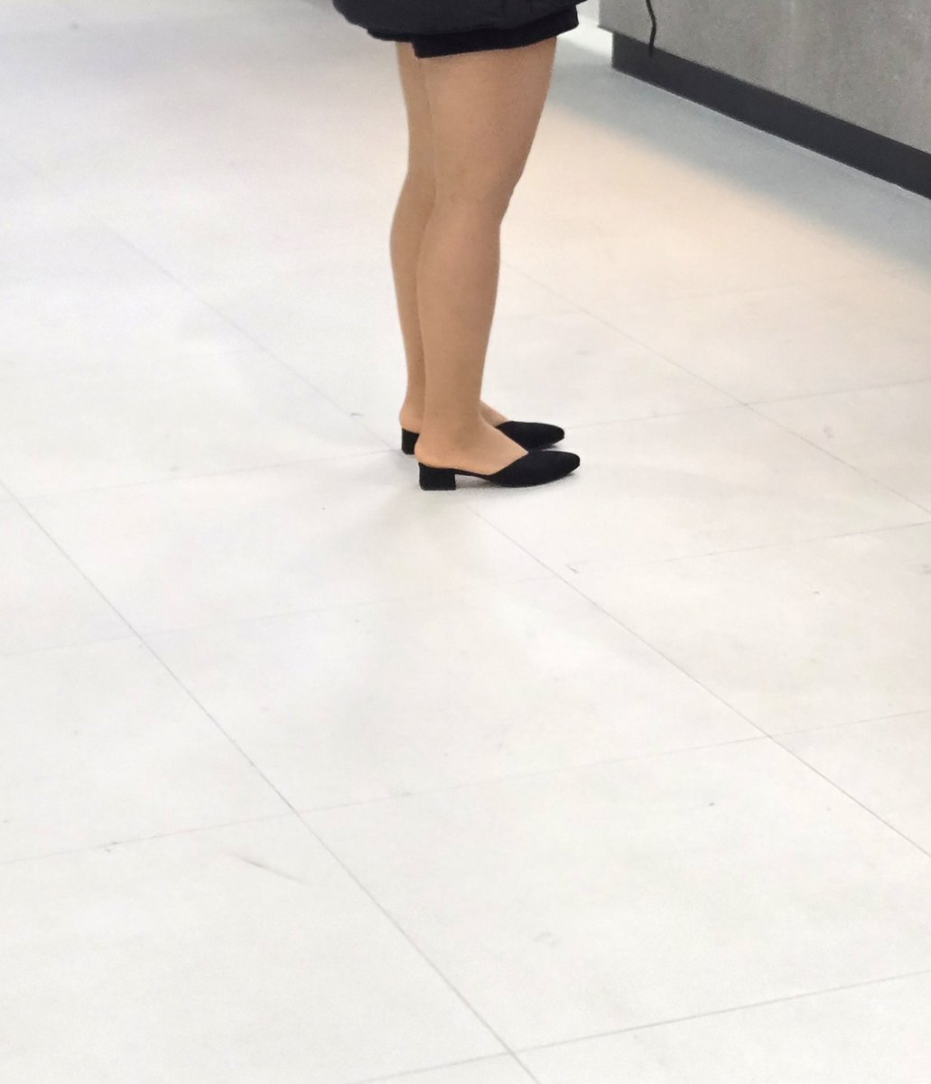 스타킹 신은 와이프의 일상 tweet media