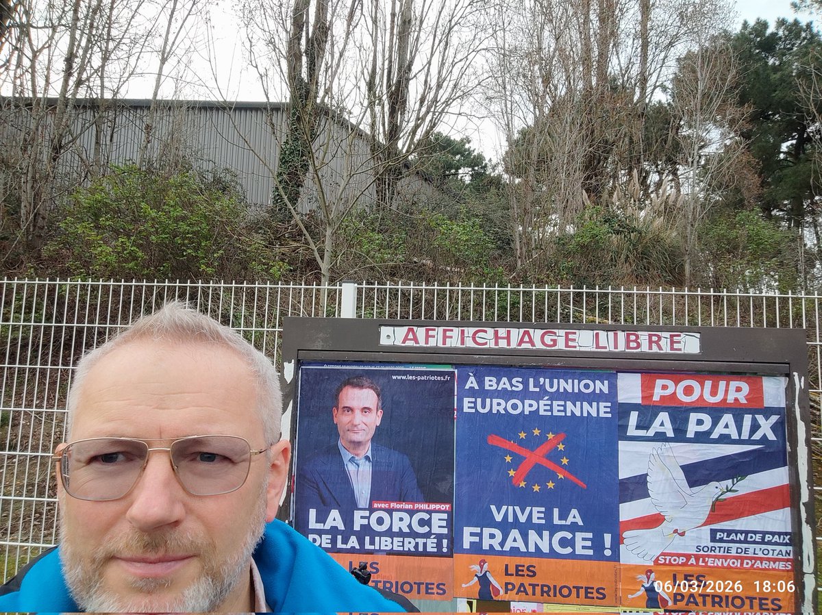 Jo_Well_H's tweet image. Les militants Patriotes 🇫🇷 de la Sarthe ont  collé ce week-end, pour
la #Paix 🕊️, le #Frexit 🧡 
et la #Liberté 🗽