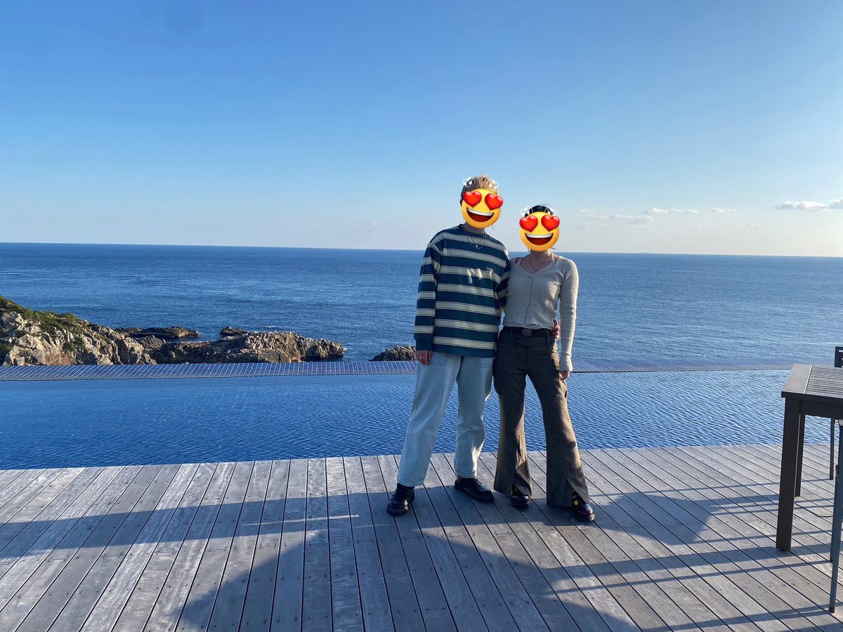 82hanii's tweet photo. 四国旅行中なのですが、奥さんが、手作りの仕掛けアルバムとバースデーチケットを贈ってくれました😭💝
感動、、、！！！
どれだけ時間を掛けて作ってくれたのか、凄く技術と愛が籠ってて、最初「すご😮」しか言えなかった😹
奥さんは私を喜ばせる天才ですね！ https://t.co/ziMhI2kHvB