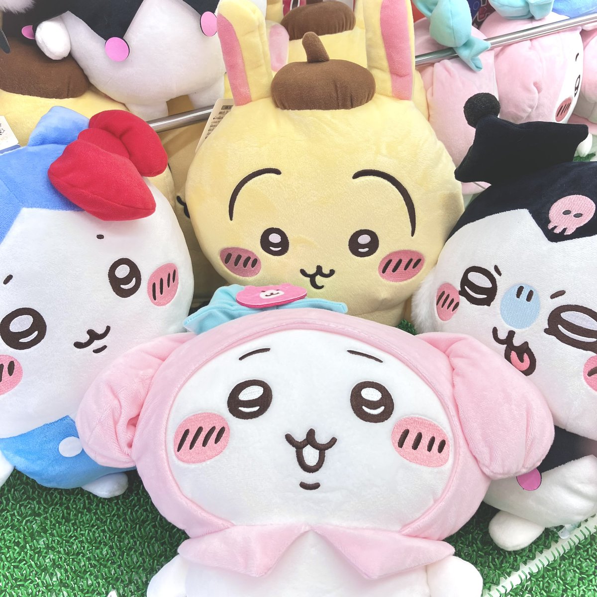 3rdplanetchofu's tweet photo. 今週新景品❣️

ぬいぐるみからは
『ちいかわ×サンリオキャラクターズBIGぬいぐるみ①&amp;②』

フィギュアからは
『-NARUTO 72series- 45 Grandista』

皆様のGETお待ちしております😚

#サープラ #あそびタウン #下関 #ゲーセン  #プライズ #ちいかわ #naruto #フィギュア https://t.co/WOFKCvvwRO