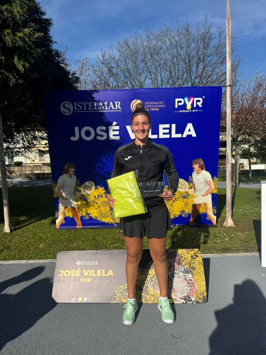Gran actuación de la tenista riojana Luisa Oprescu en el "ITF J30 OPORTO". Luisa logró alcanzar la ronda de semifinales en la prueba individual y alzarse con el triunfo en la prueba de dobles junto a su compañera Alex Hia Jui. Enhorabuena por este gran resultado.
#abrazatealtenis