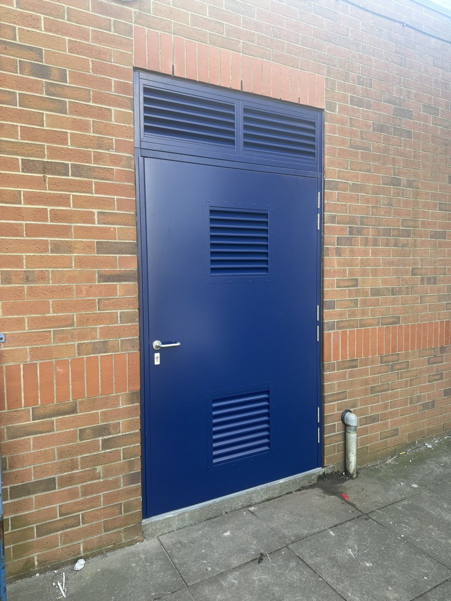 EYS Roller shutters tweet media
