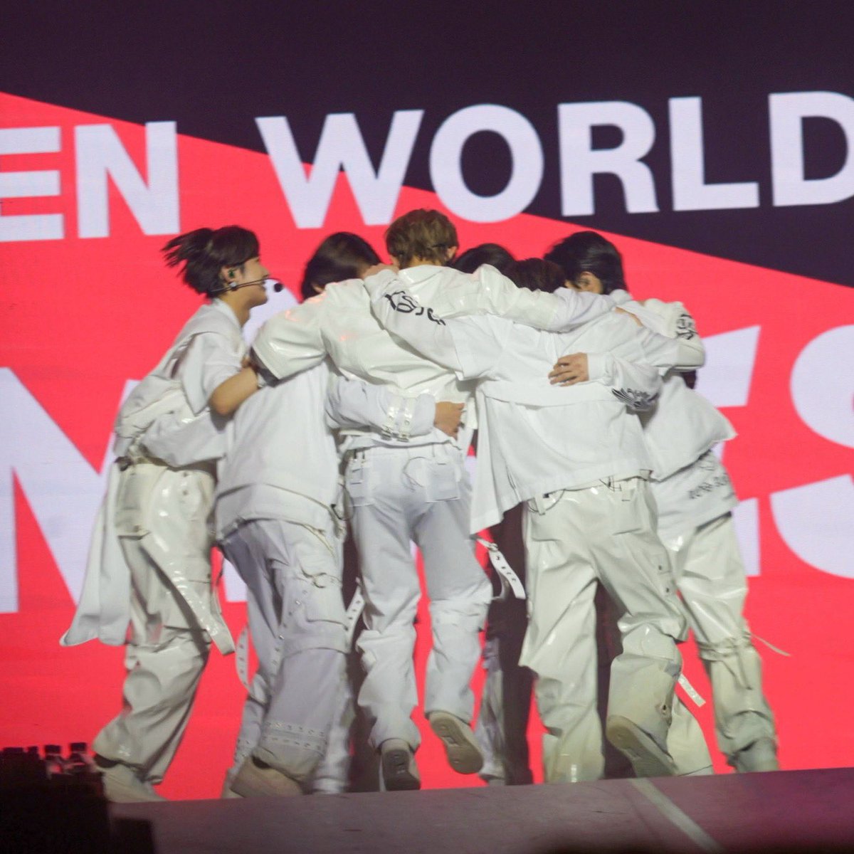 pshmew's tweet photo. always together, right? my enhypen 🥹 https://t.co/IYbONPFqqd