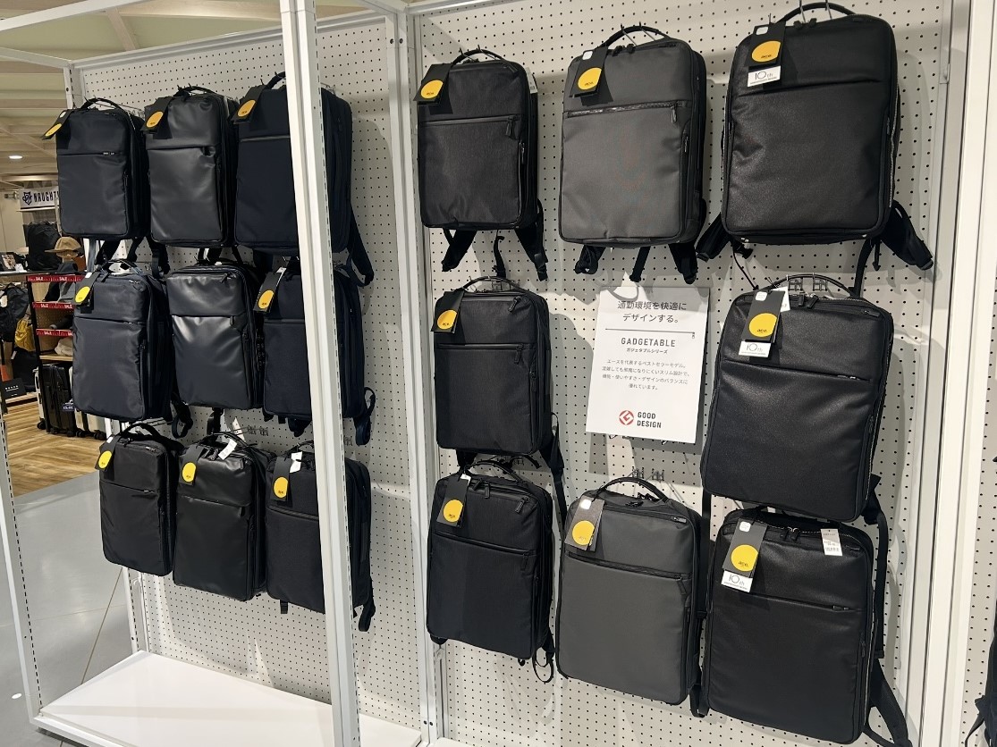 SENKENplus's tweet photo. エースがビジネスリュックの販売強化　期間限定店を開催、専門販売員も育成
https://t.co/0pyskQXncu https://t.co/jcBUbIYX7S