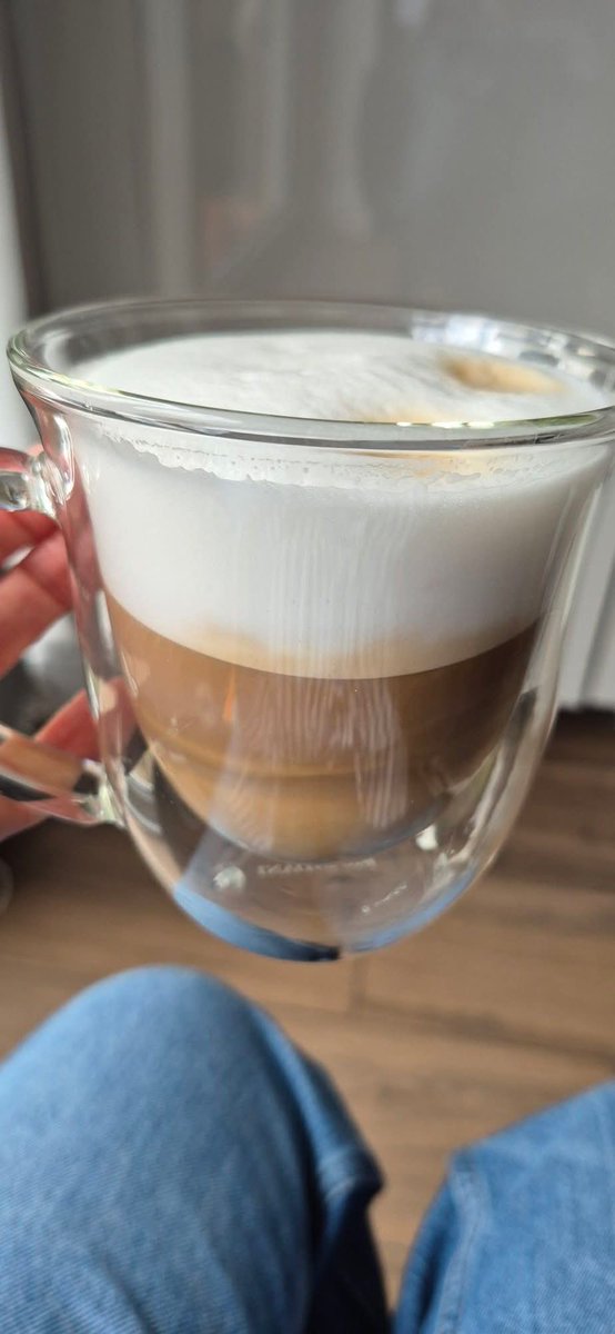 domi8055's tweet photo. Pani ma ochotę na kolejną kawkę.🍵👇🧎‍♂️
@findom @paypig https://t.co/J3B9E67wlk