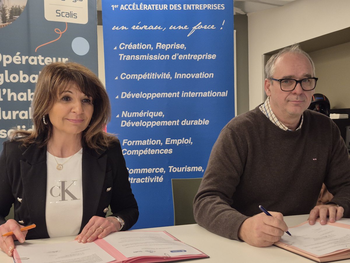 cci_indre's tweet photo. Pour le @CampusCentre36, le bien-être des alternants est une priorié. La preuve, avec le partenariat renouvelé avec Scalis-Polylogis pour faciliter leur installation dans un logement non loin de leur lieu d'étude ou de travail.

#aideaulogement 
@ccifrance @CCI_CentreVdL https://t.co/YE7CKJdJYD