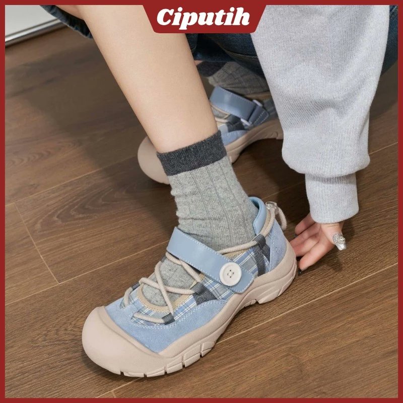 firaainii's tweet photo. Ini cocok banget buat kalian yang suka sepatu-sepatu gemes dan cantik 

-a thread https://t.co/dGhiemMiDt