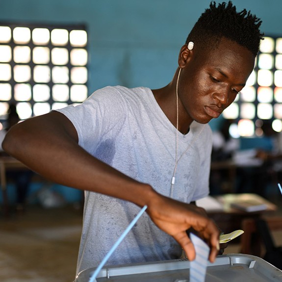 Opinion: When elections turn bizarre
#Africa #elections <a href="/Vee1967Dee/">Martin Zhuwakinyu (PhD)</a> 
 bit.ly/4siypv7