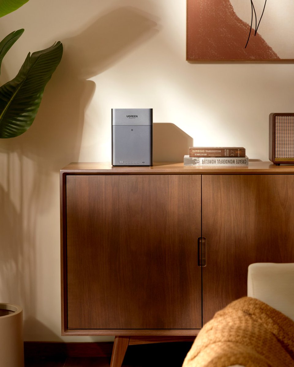 UGREENOfficial's tweet image. There's no better time than now to get your storage in order, organize your photo collection, or set up your own home theater. Which means there's no better time than now for a #UGREEN NASync DH4300 Plus NAS
Learn more: nas.us.ugreen.com/laMIEI
#NAS #tech #UGREENNAS #UGREENNASync
