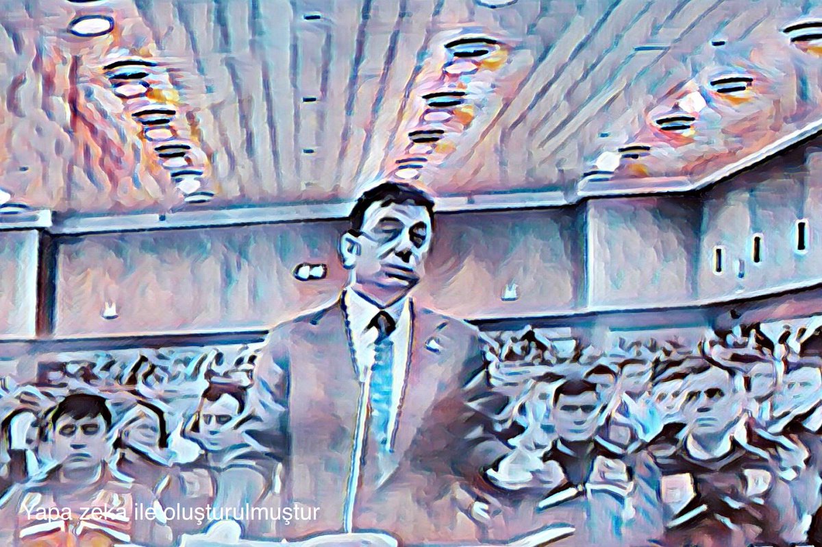 ekrem_imamoglu's tweet photo. Ben bu ülkenin birinci partisinin cumhurbaşkanı adayıyım. Gelecek dönemde bu ülkeyi yönetecek partinin cumhurbaşkanı adayıyım. https://t.co/JDlengrViD