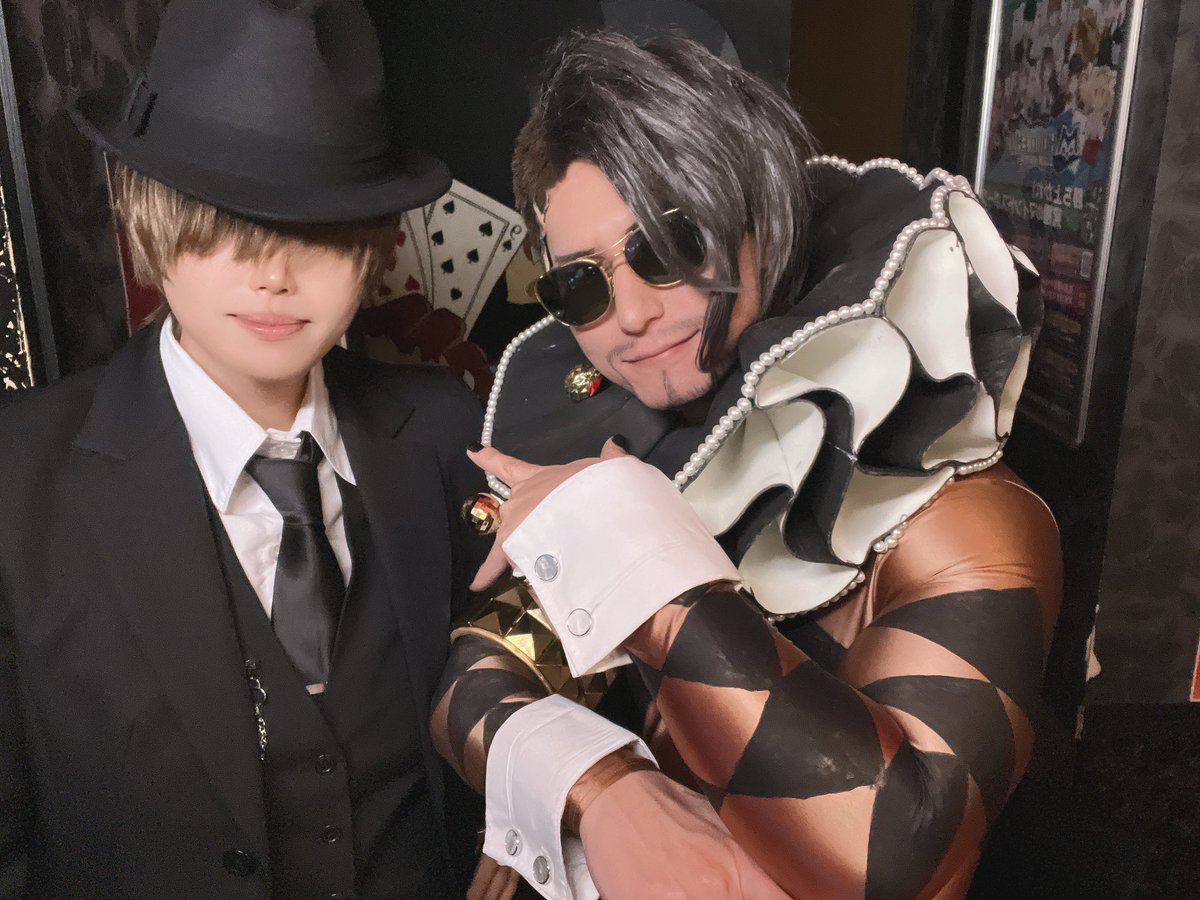 指揮官とマスタング社長揃うのレアだね。ってことでツーショ(*´-`)
ティムマスタング<a href="/Cosplayism/">ティム🍒減量期</a> 

#NIKKEcosplay