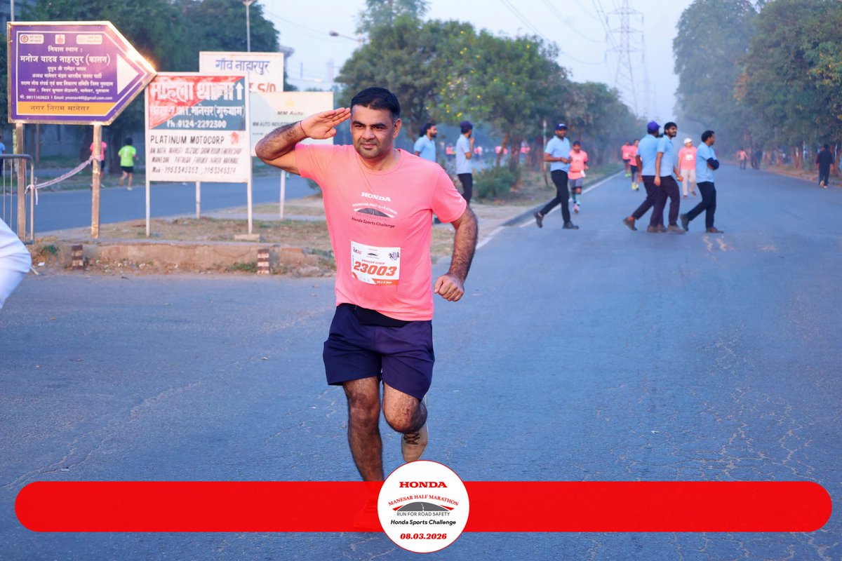 darvaxranveer's tweet photo. Today got a chance to meet retd.captain rajinder age is just a number for him running his 134th marathon at the age of 73....salut you sir ji ...few glimpses of honda marathon 2026 https://t.co/e7HZG3CzFe